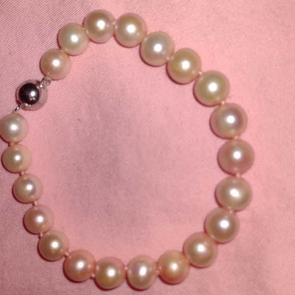 Pink pearl bracelet with silver bead - Picture 2 of 3